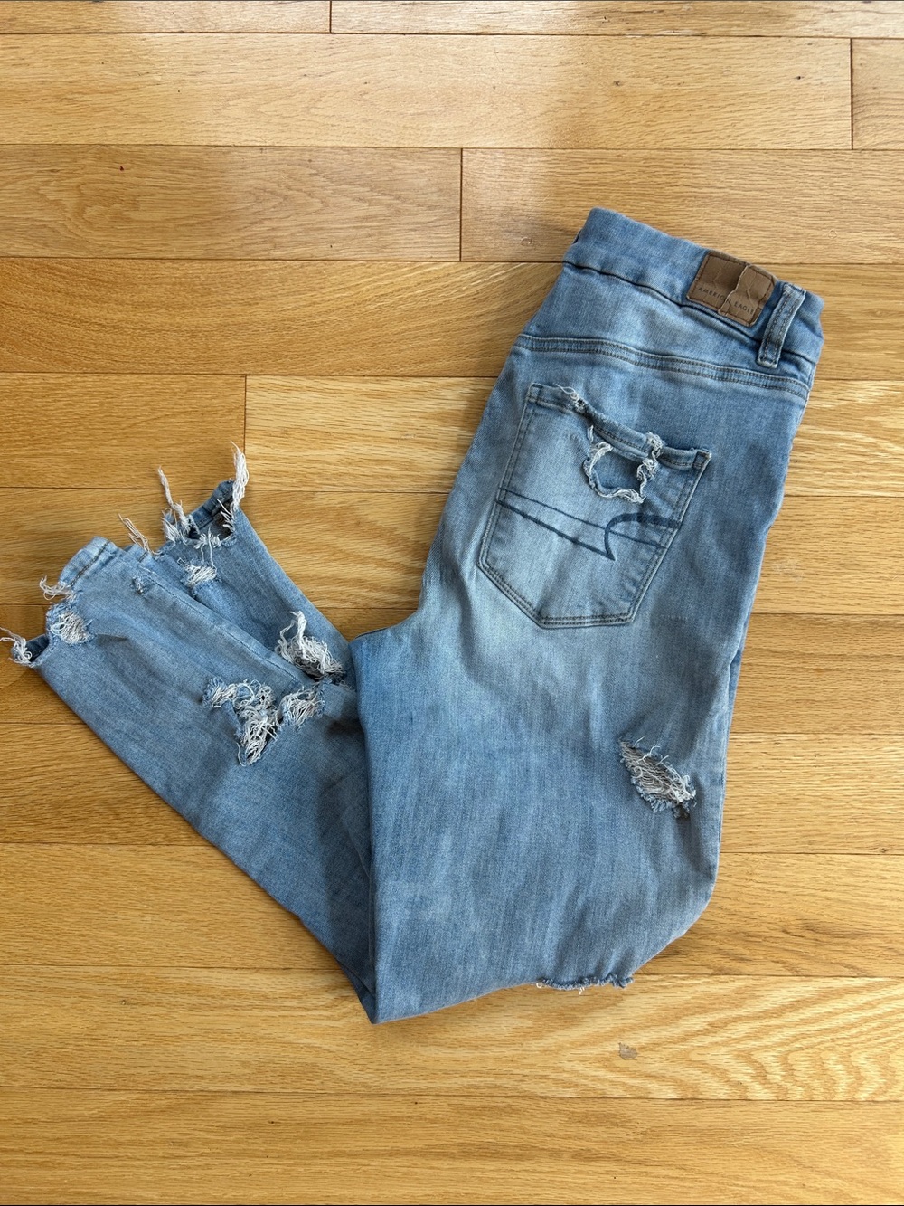 American Eagle Outfitters Curvy Hi Rise Distressed Cropped Stretch Jegging